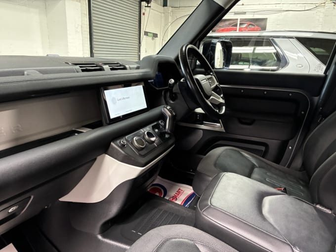 2025 Land Rover Defender