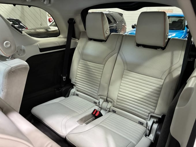 2025 Land Rover Discovery