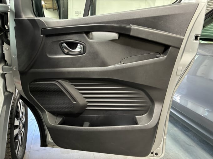 2025 Renault Trafic