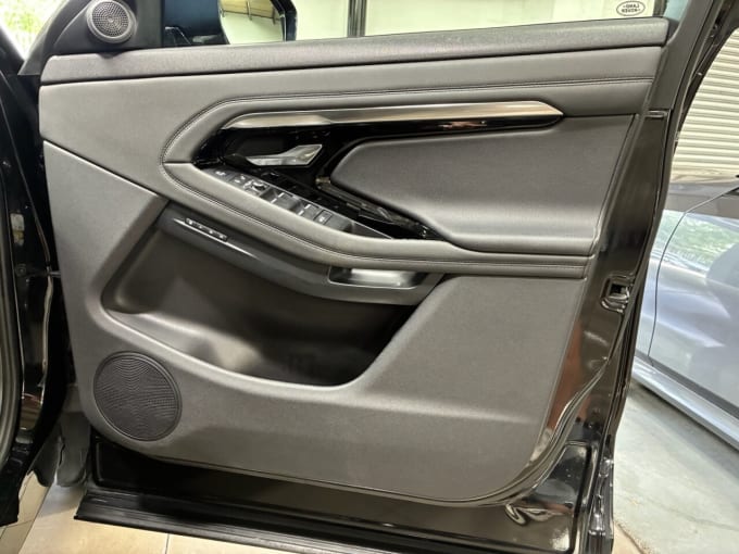2025 Land Rover Range Rover Evoque