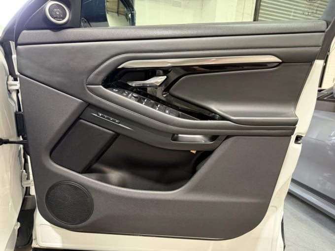 2025 Land Rover Range Rover Evoque