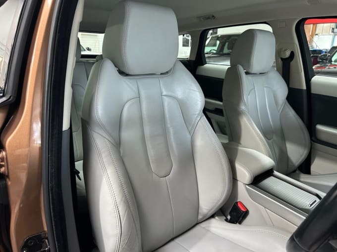 2025 Land Rover Range Rover Evoque