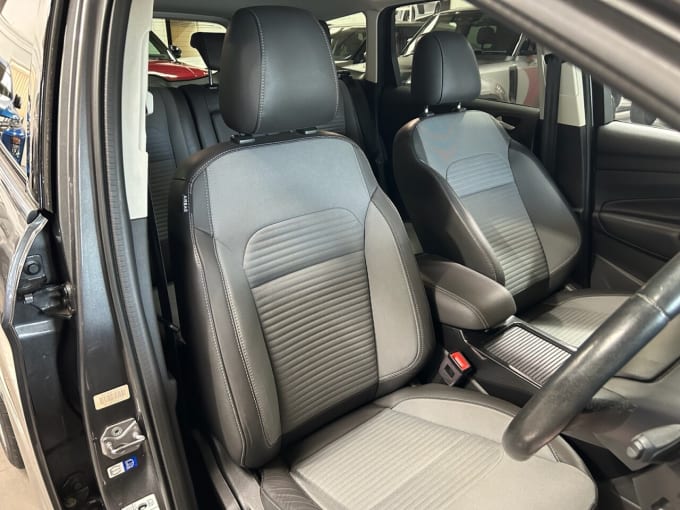 2025 Ford Kuga