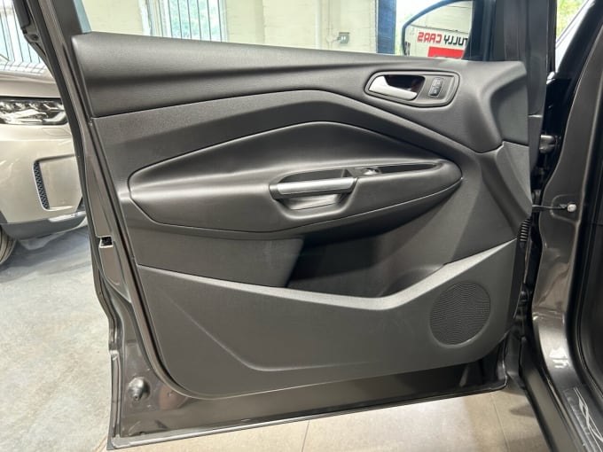 2025 Ford Kuga