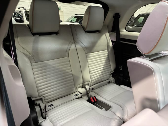 2025 Land Rover Discovery