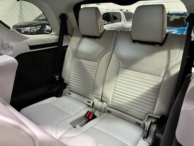 2025 Land Rover Discovery