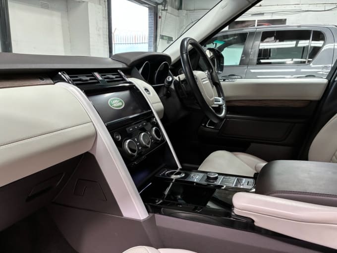 2025 Land Rover Discovery