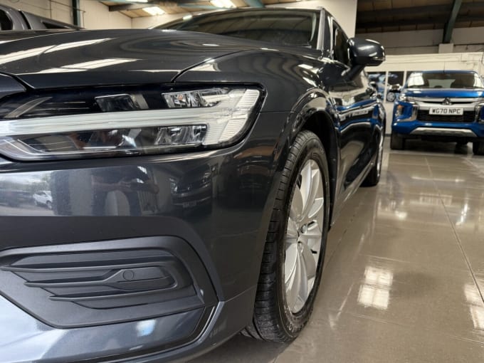 2025 Volvo V60