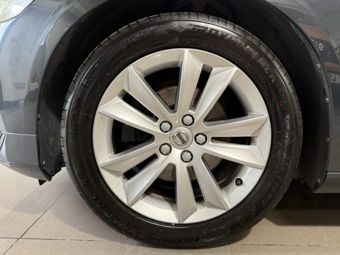 2025 Volvo V60