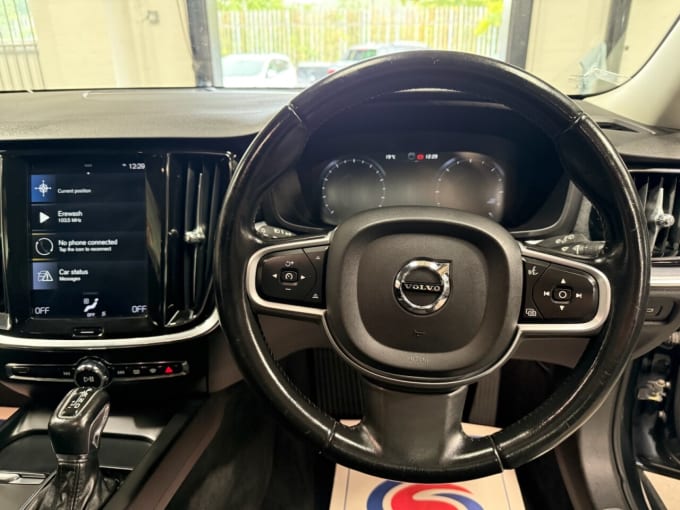 2025 Volvo V60