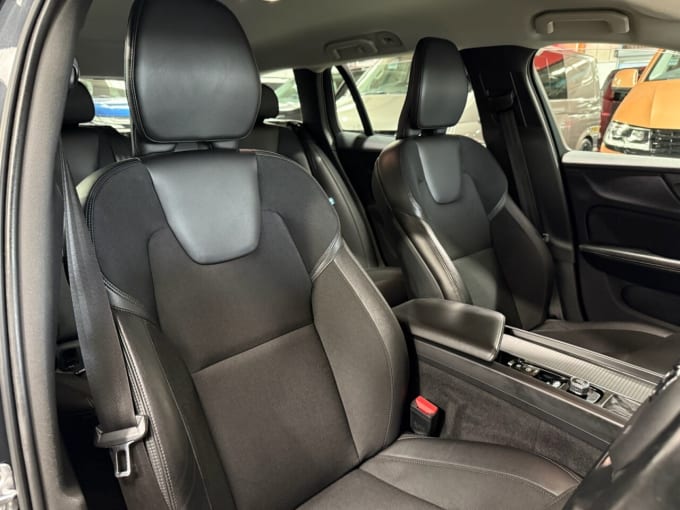 2025 Volvo V60