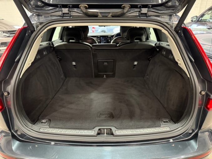2025 Volvo V60