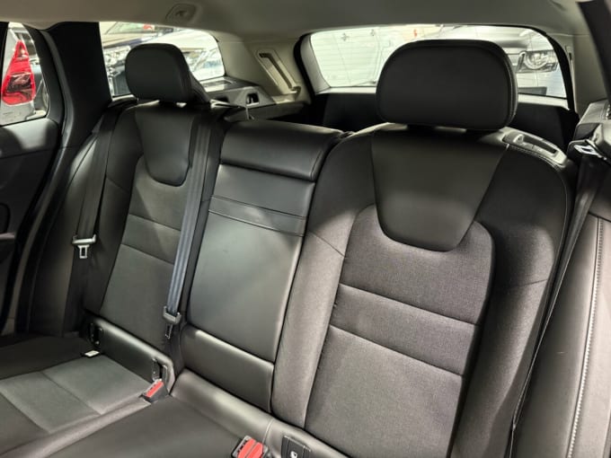 2025 Volvo V60