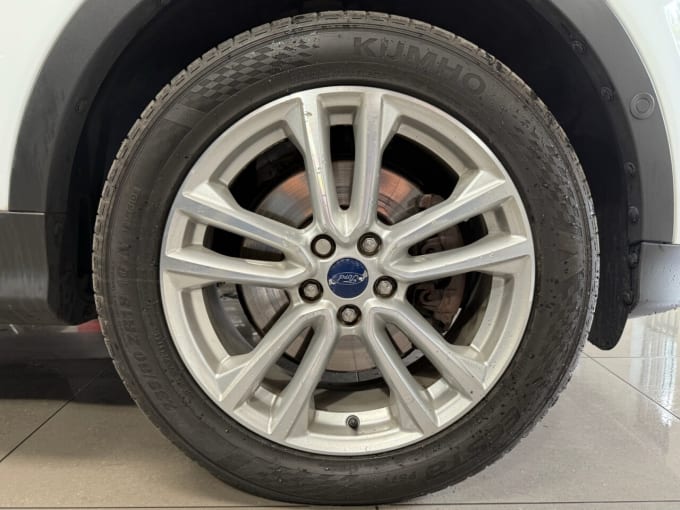 2025 Ford Kuga