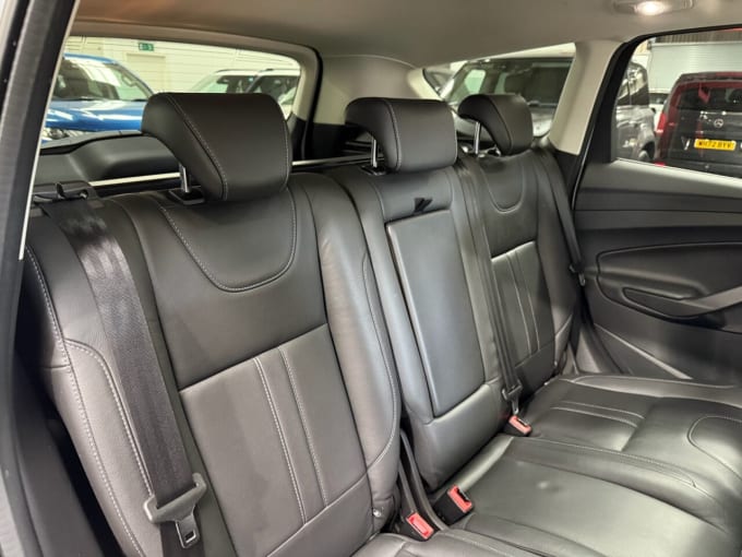 2025 Ford Kuga