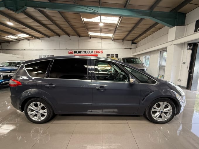 2025 Ford S-max