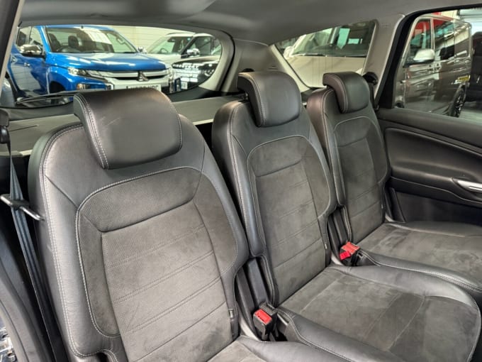2025 Ford S-max