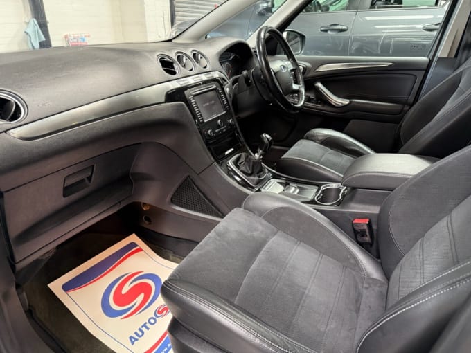 2025 Ford S-max