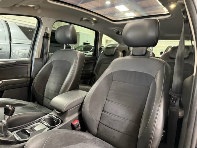 2025 Ford S-max