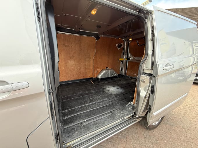 2025 Ford Transit Custom