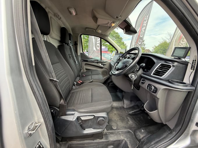2025 Ford Transit Custom