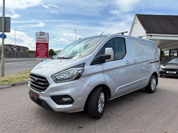 2025 Ford Transit Custom