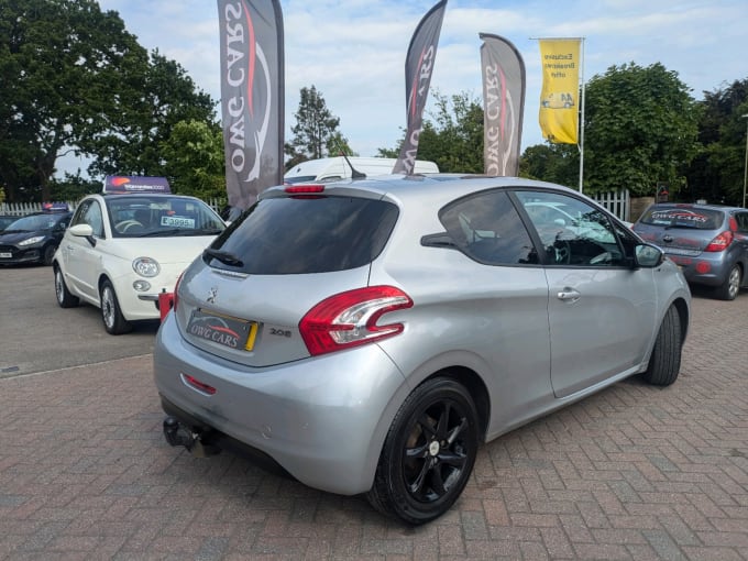 2025 Peugeot 208