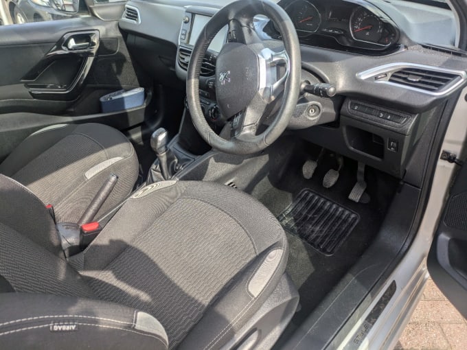 2025 Peugeot 208