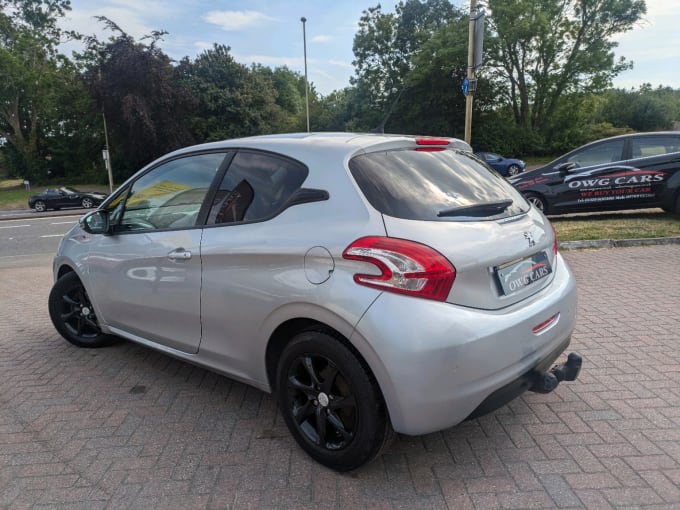 2025 Peugeot 208