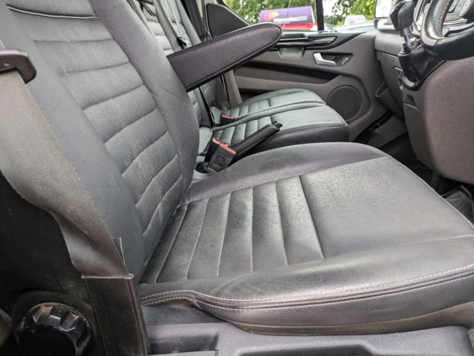 2025 Ford Transit Custom