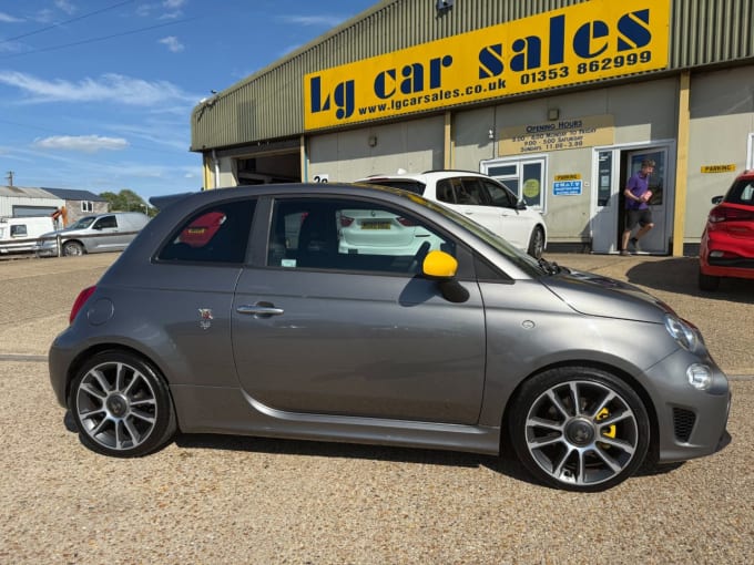 2025 Abarth 595