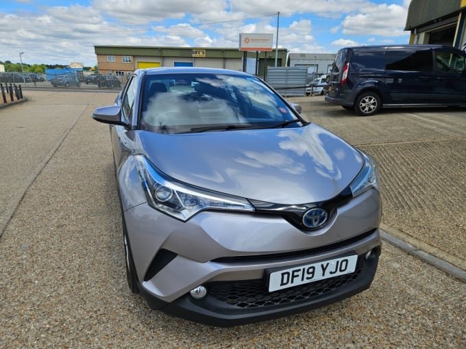 2025 Toyota C-hr