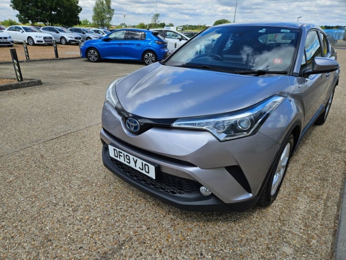 2025 Toyota C-hr