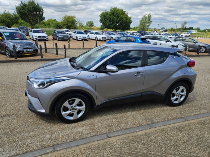 2025 Toyota C-hr
