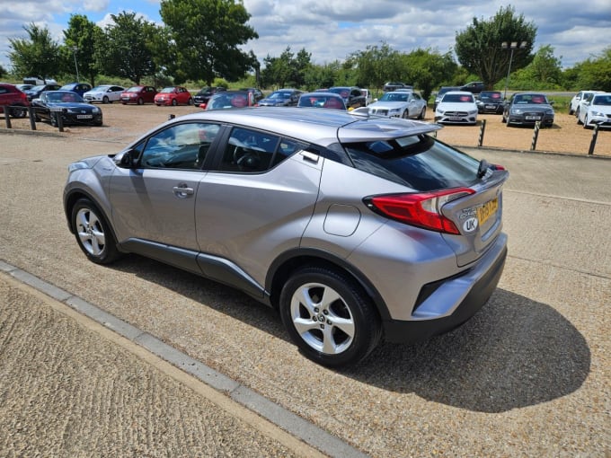 2025 Toyota C-hr