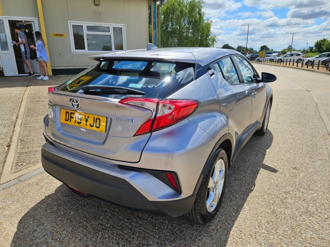 2025 Toyota C-hr