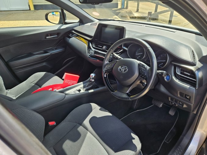 2025 Toyota C-hr