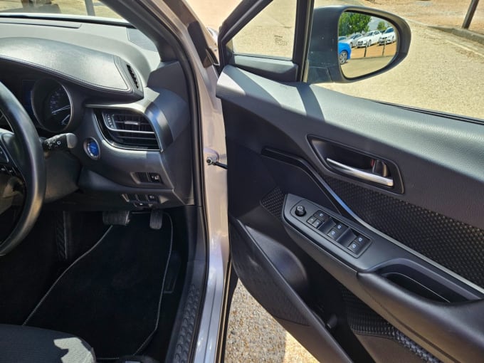 2025 Toyota C-hr
