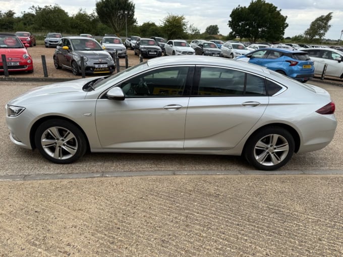 2025 Vauxhall Insignia