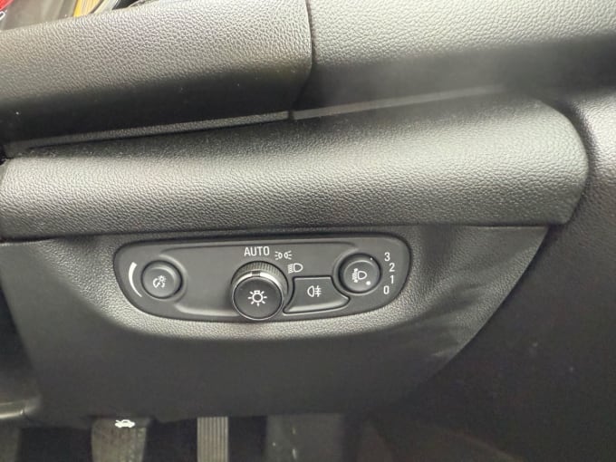 2025 Vauxhall Insignia