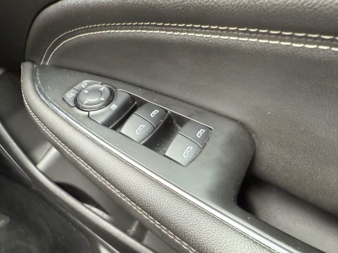 2025 Vauxhall Insignia