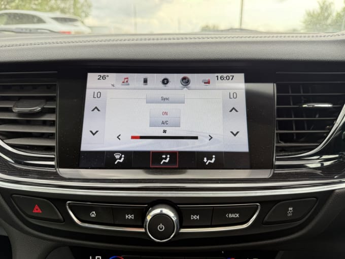 2025 Vauxhall Insignia