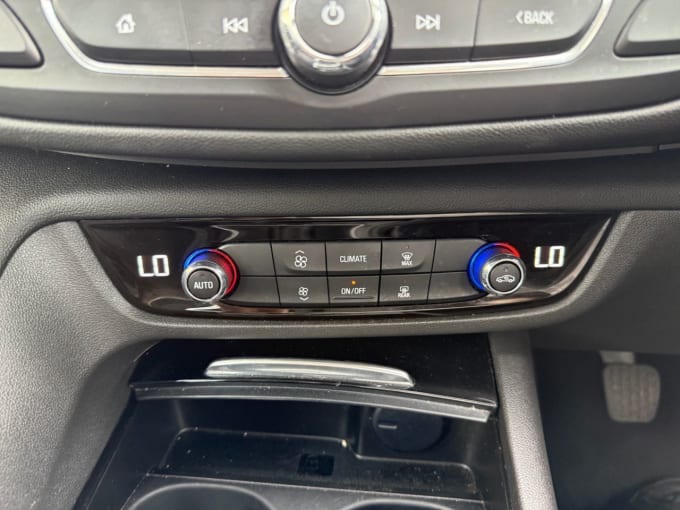 2025 Vauxhall Insignia