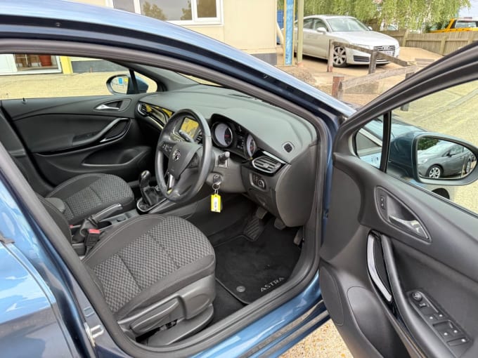 2025 Vauxhall Astra