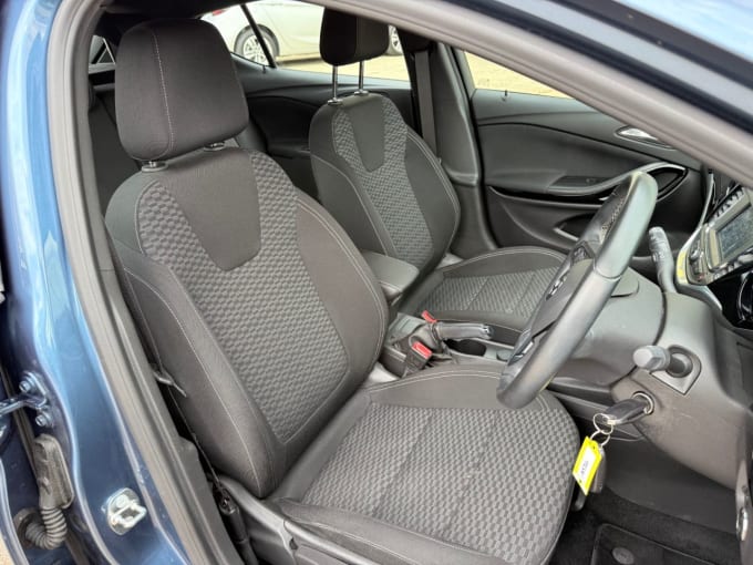 2025 Vauxhall Astra