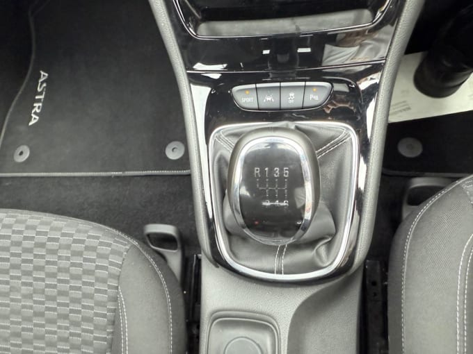 2025 Vauxhall Astra