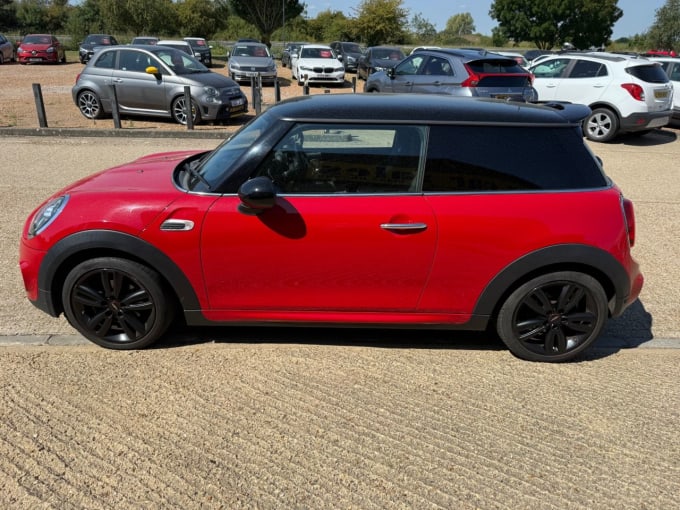 2025 Mini Hatch