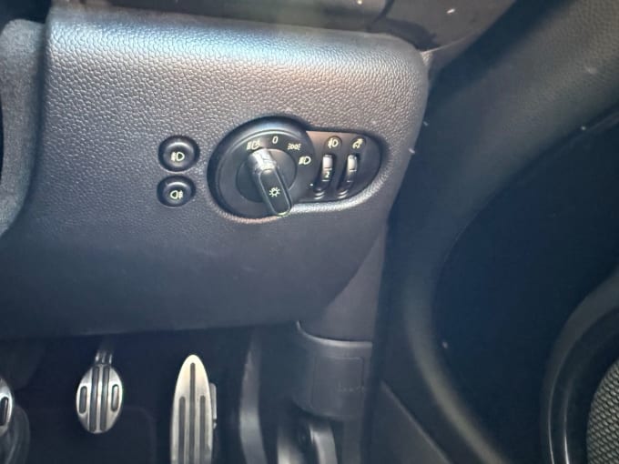 2025 Mini Hatch