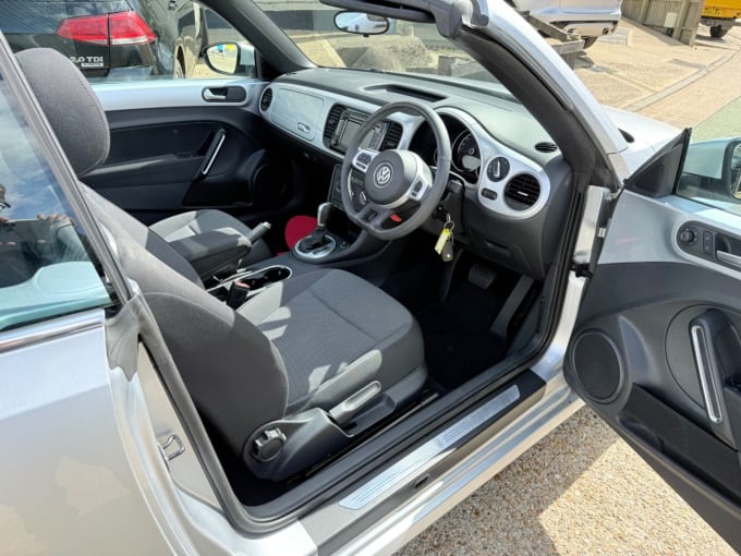 2025 Volkswagen Beetle