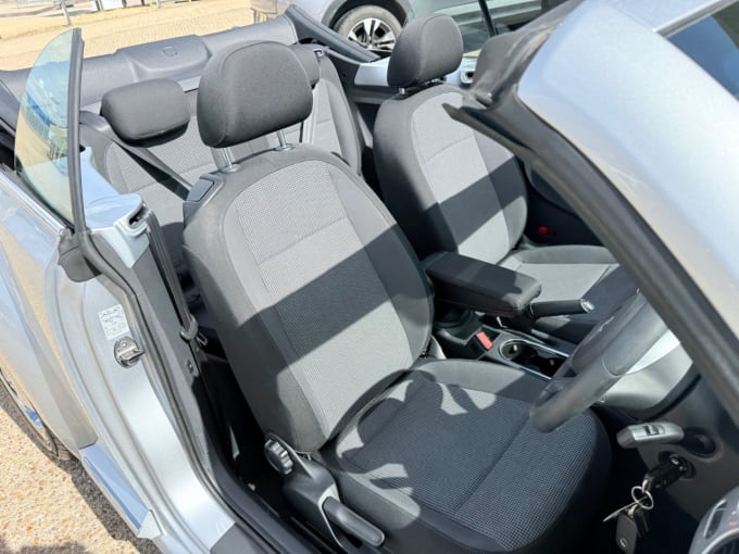 2025 Volkswagen Beetle